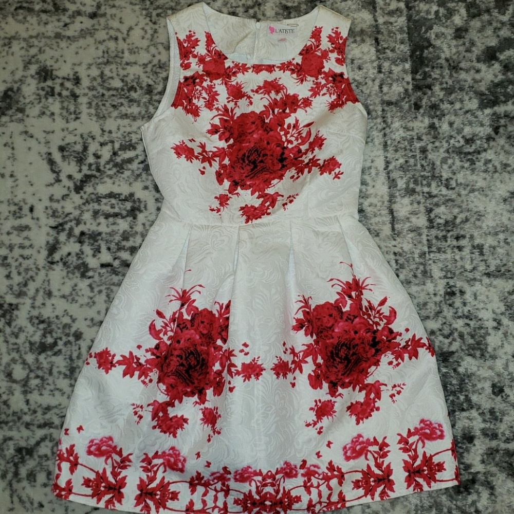 L'atiste White dress with floral print